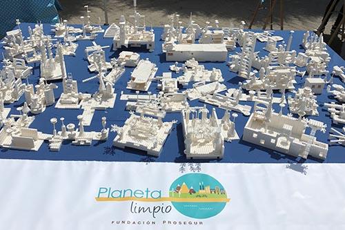 Maquetas sobre una mesa