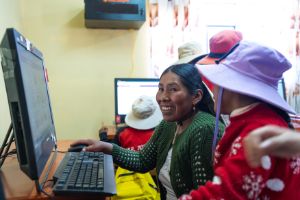 La conectividad llega a nuestra escuela Piecitos de Juliaca, Perú